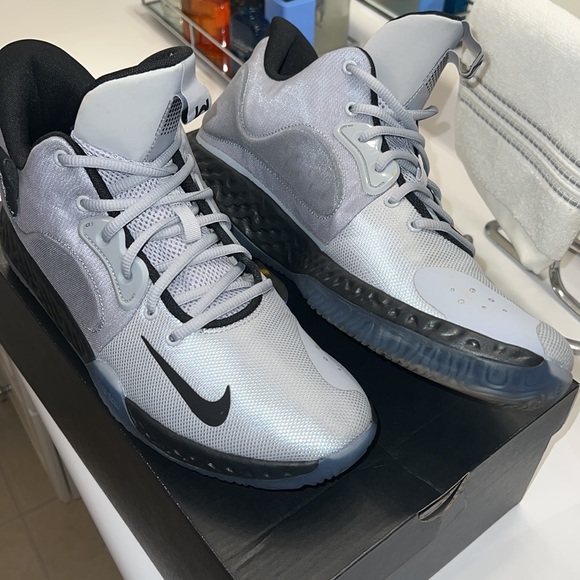 NIKE KD TREY 5 7 'WOLF GREY' WOLF GREY/WHITE/DARK GREY/BLACK AT1200-002 - Picture 3 of 8